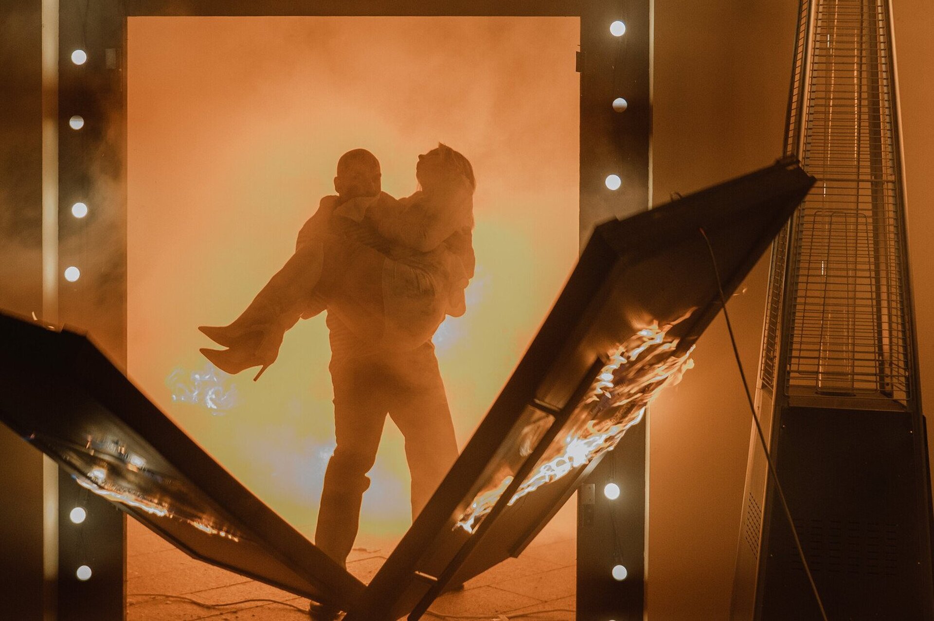 Смотри фильм Ёлки 12 в кинотеатре